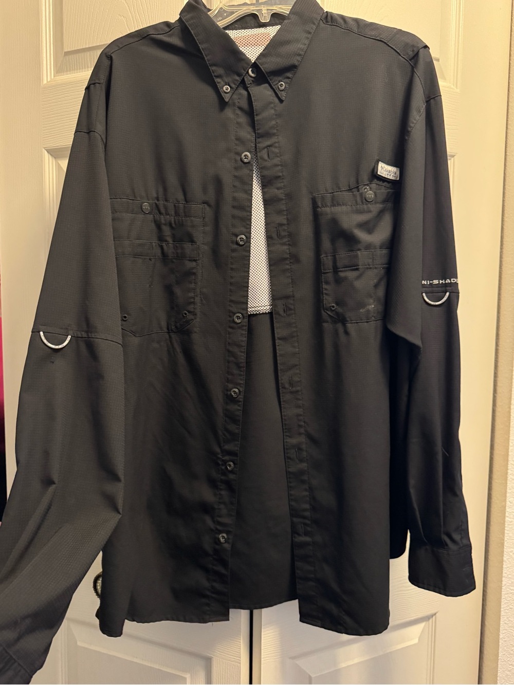 Columbia Black Long-Sleeve Button-Down Fishing Shirt